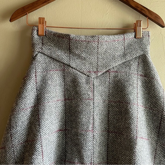Chicwish wool blend A-line vintage style fall skirt - Picture 2 of 9